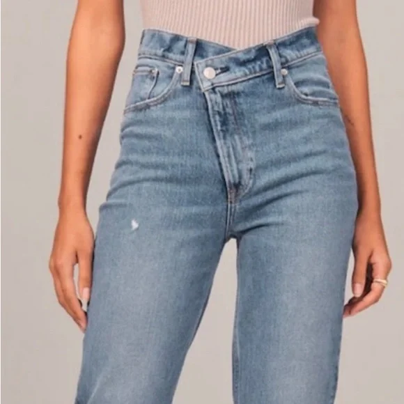 Abercrombie & Fitch Light Blue Straight Leg Jeans - Picture 2 of 5